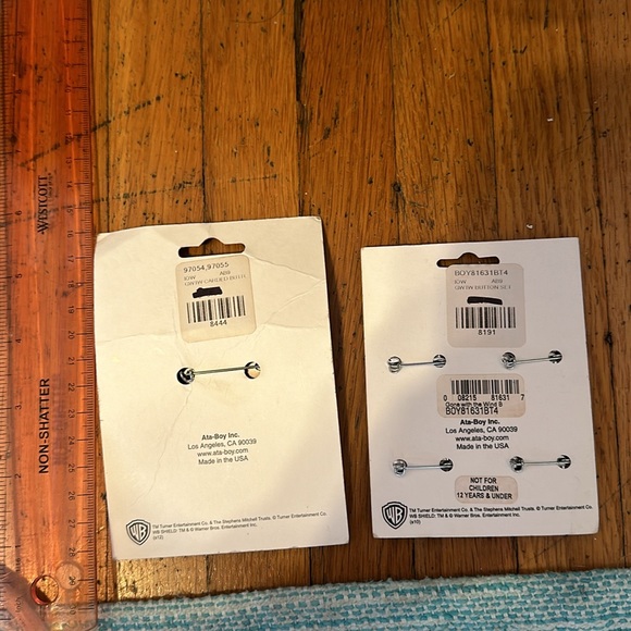 Set of 5 Gone With The Wind Buttons/Pins - Picture 4 of 6